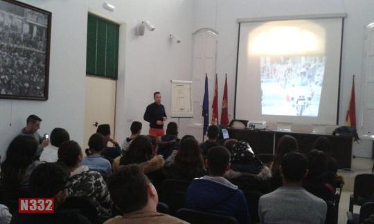 The Cartagena Social Centre Receives a Talk from N332 (2)