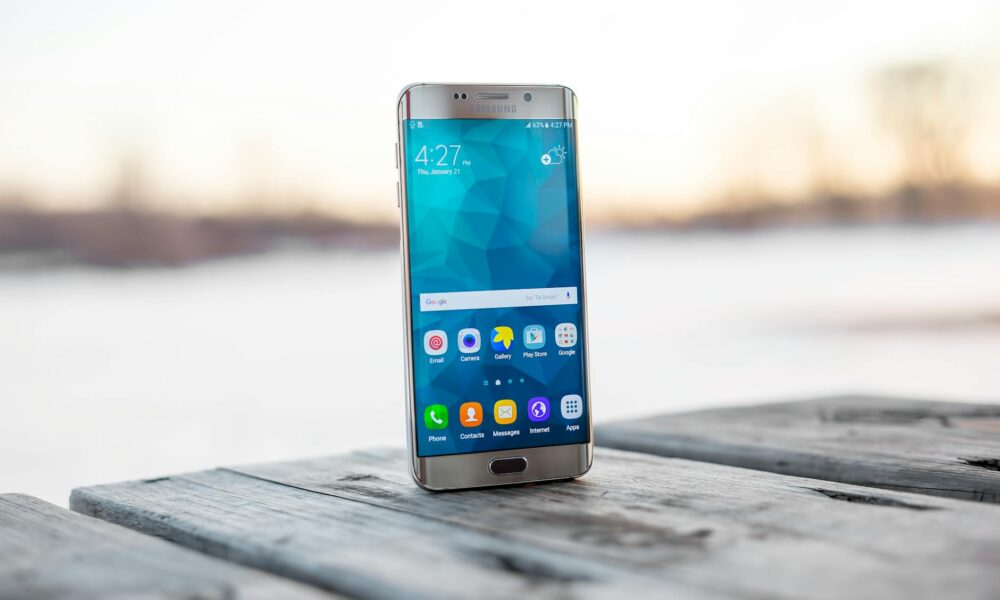 Ronda Bar Robbery Solved After Burglar Leaves Behind Mobile Phone silver samsung smartphone